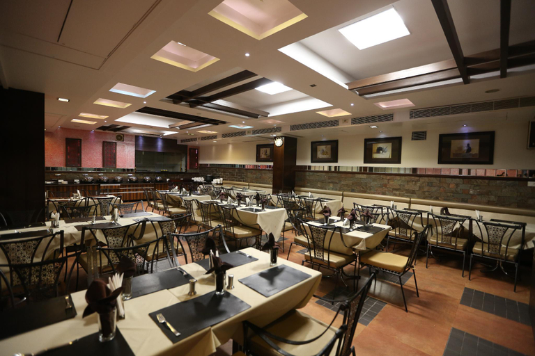 Food & Drinks 3, Hotel Silver Cloud, Ahmadabad