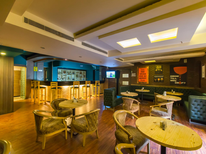 Food & Drinks 5, Hotel Golden Manor-City Center Bani Park, Jaipur