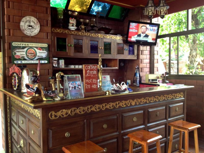 Food & Drinks 5, Irawadee Resort, Mae Sot