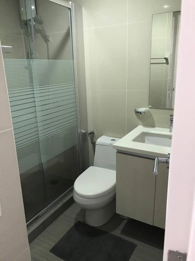 Bathroom, Twin Oaks Place, Mandaluyong