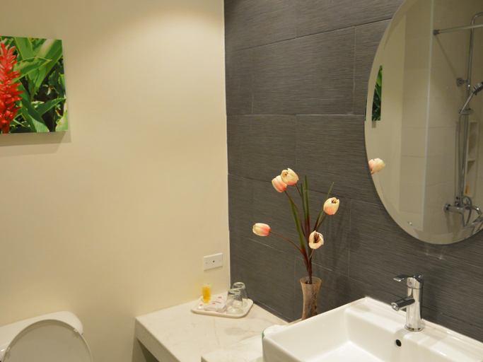 Bathroom 4, Century Hotel Saipan, Saipan