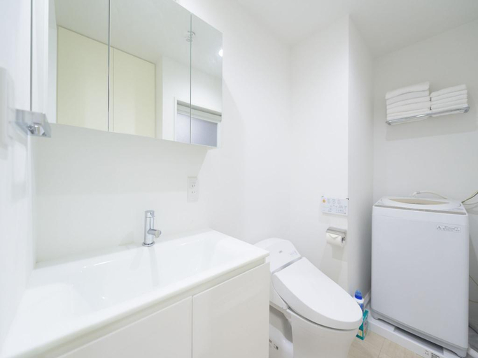 Bathroom 3, SALON SHIBUYA High-end Cozy apartment B1, Shibuya