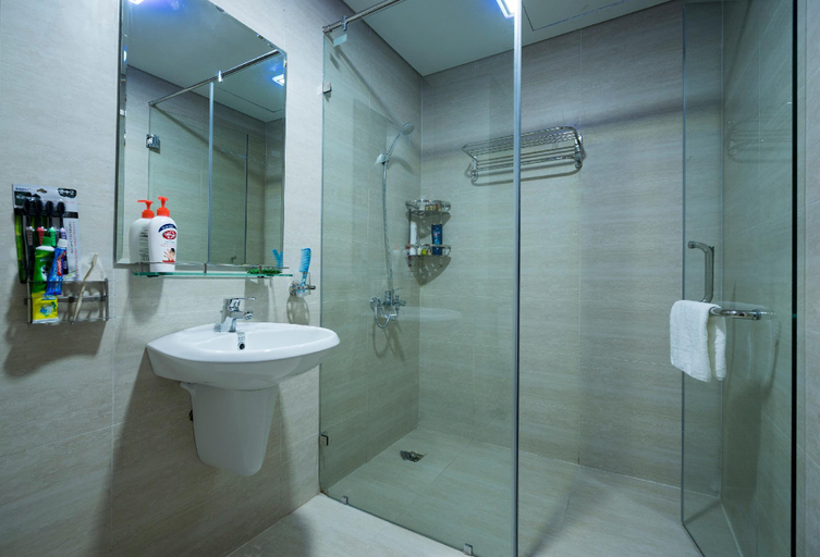 Bathroom, Ha Long Homestay @ Sunrise Apartments-2BR, Hạ Long