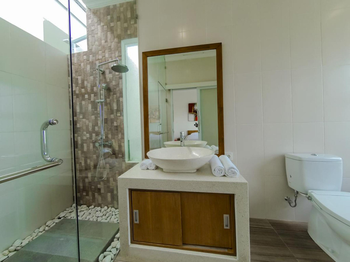 Bathroom 2, Villa Anna 4 a few minutes to Beach, Denpasar