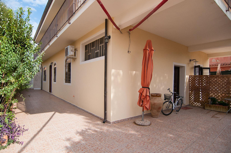 CASA MARE AVOLA, Syracuse