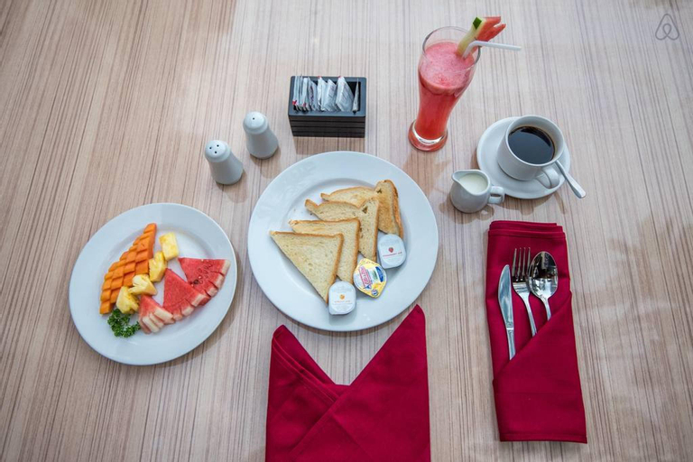 Food & Drinks 5, Cozy stay in Bisma Suite - Beach Nearby!, Badung