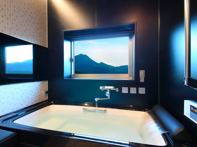 Bathroom 3, Yufuin Hanayoshi, Yufu