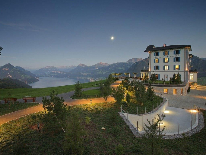 Exterior & Views 9