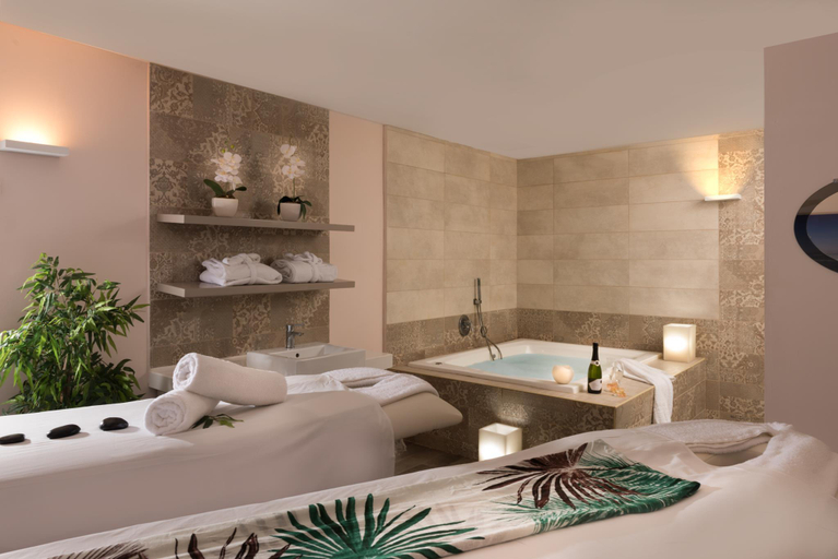 Bathroom 2, Leonardo Plaza Dead Sea Hotel