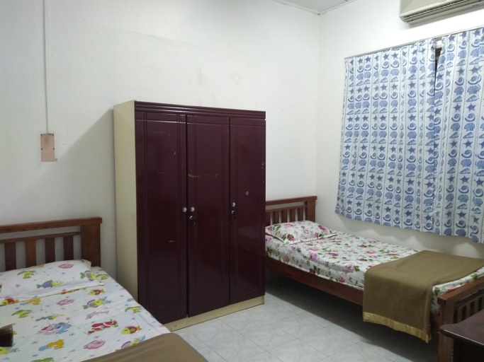 Bedroom 2, AbgZul Homestay is a bunglow building, Kota Bharu