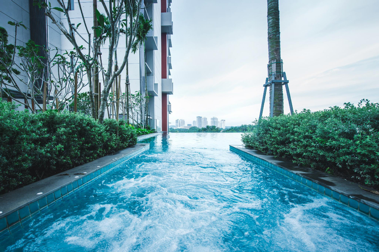 Sport & Beauty 2, Grand Medini Windsor Castle 5pax by RR JBcity, Johor Bahru