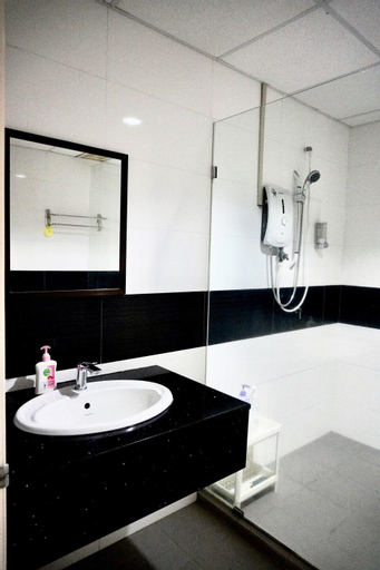 Bedroom 3, Friendmily Cozy Studio #5Pax #Balcony #GurneyDrive, Penang Island