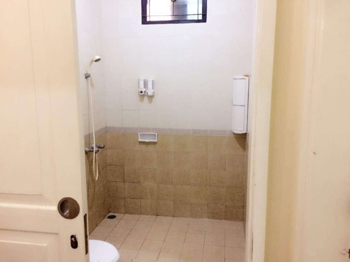 Bathroom, Sweet Villa at Kota Bunga Cipanas - Fatmawati, Cianjur