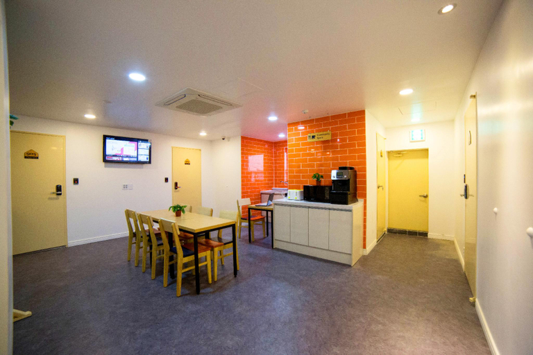Others 3, Cheese Hotel Myeongdong, Jung