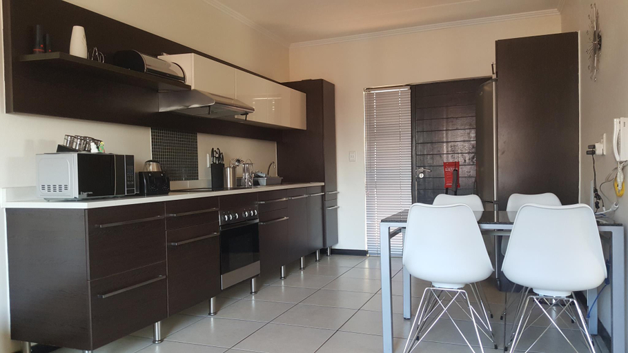 Others 5, Strelitzia - Modern 2 bedroom apartment, City of Johannesburg