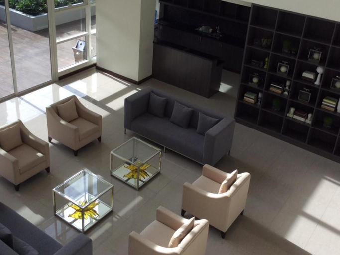 Others 3, Twin Oaks Place, Mandaluyong