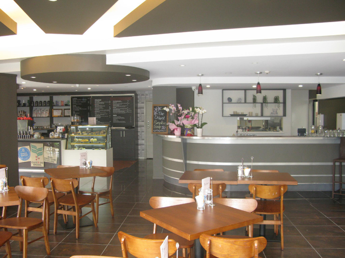 Food & Drinks, Greenlane Motel, Waitakere