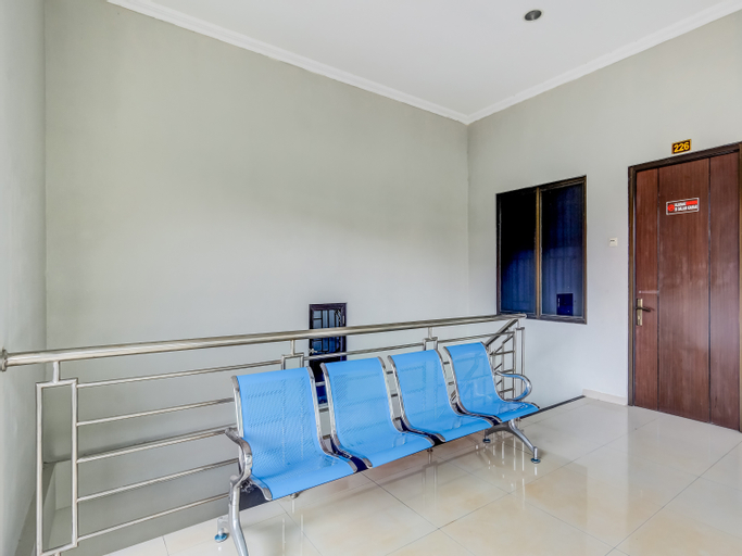 Others 5, OYO 90927 Homestay Tentrem 2, Pati