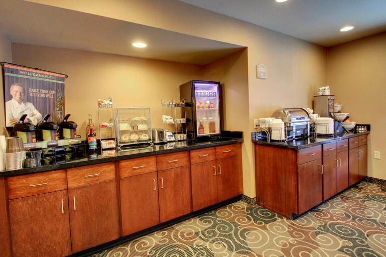 Public Area 3, Cobblestone Inn & Suites - Rugby, Pierce