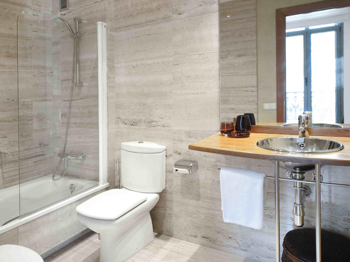 Bathroom 3, You Stylish City Centre Apartments, Barcelona