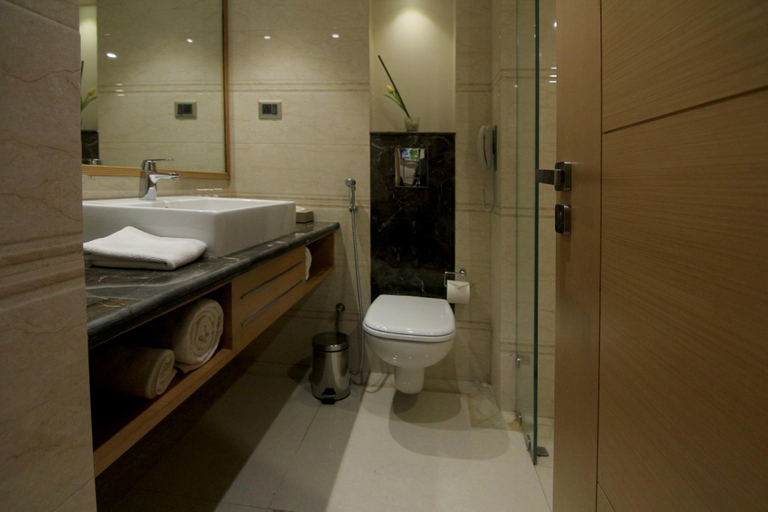 Bathroom 5, PearlTree Hotels & Resorts, Puruliya