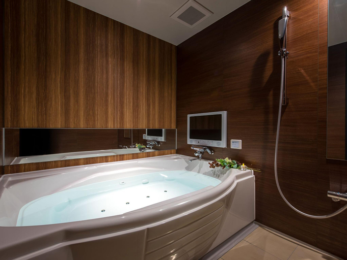 Bathroom 5, Hotel C. Kokura Bay, Kitakyūshū