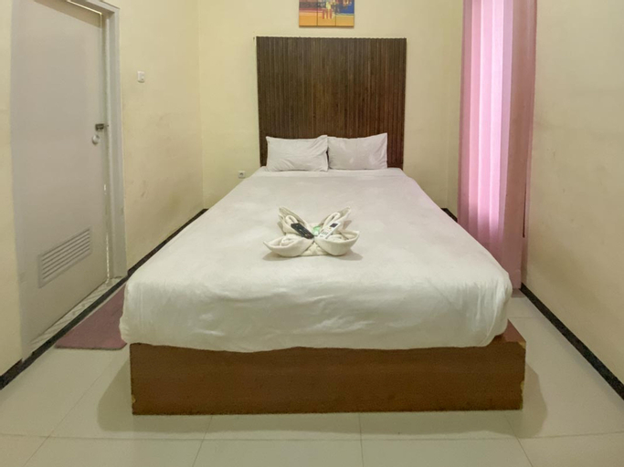Bedroom 4, Kalijaga Guest House by Pesen Kamar, Malang