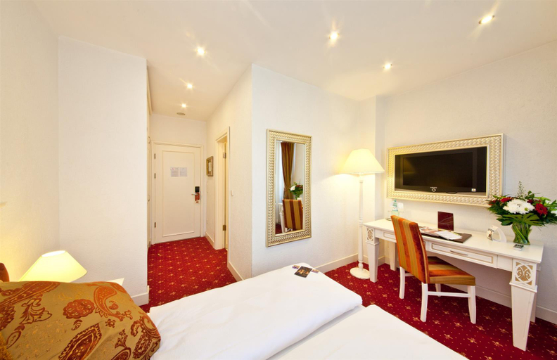 Bedroom 4, Hotel Unique Dortmund Hauptbahnhof, Dortmund