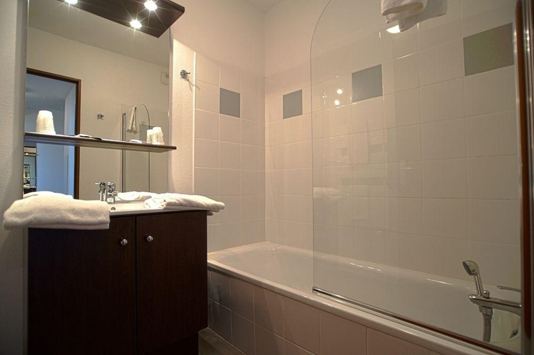Bathroom, A Kosy Aparthotela Campus Del Sol Esplanade, Vaucluse