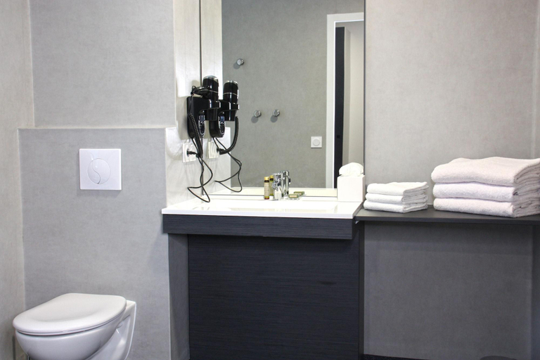 Bathroom 5, Hotel du Parc Hossegor - Azureva, Landes