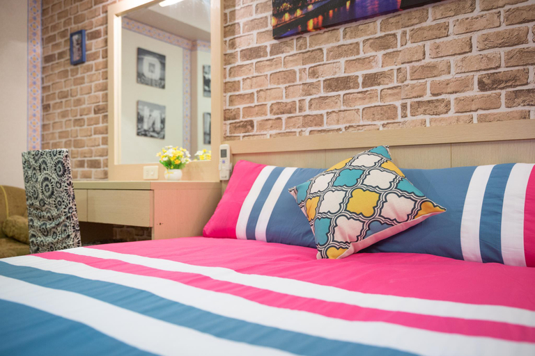 Bedroom 5, Ximending(Emei F)-Free Drop-off Service,lift, Taipei City