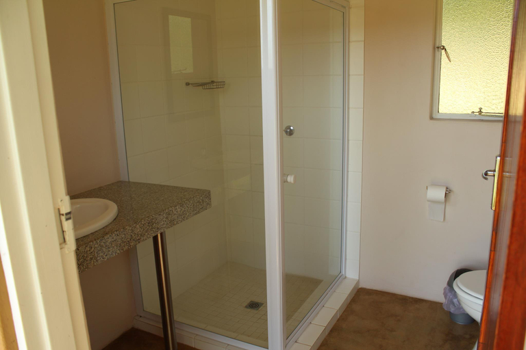 Bathroom 2, Kruger Whispering Waters, Ehlanzeni