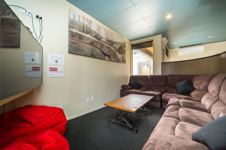 Others 5, Sir Cedrics Tahuna Pod Hostel, Queenstown-Lakes