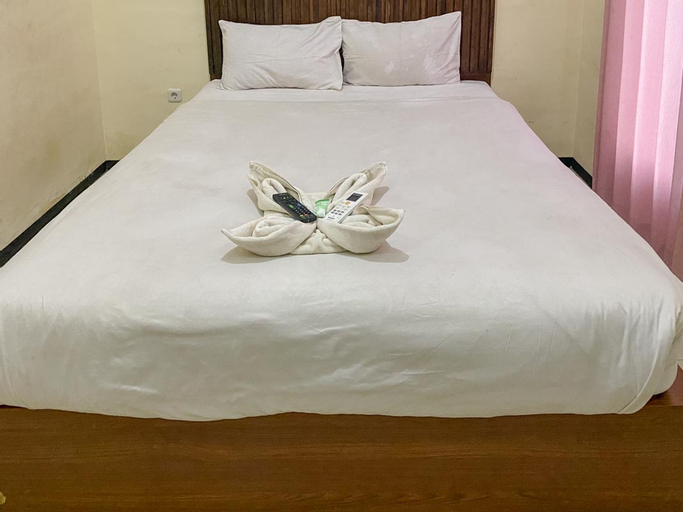 Bedroom 3, Kalijaga Guest House by Pesen Kamar, Malang