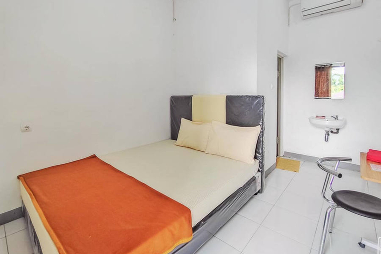 Bedroom 1, Shekinah Homestay & Cafe RedPartner, Sumba Barat