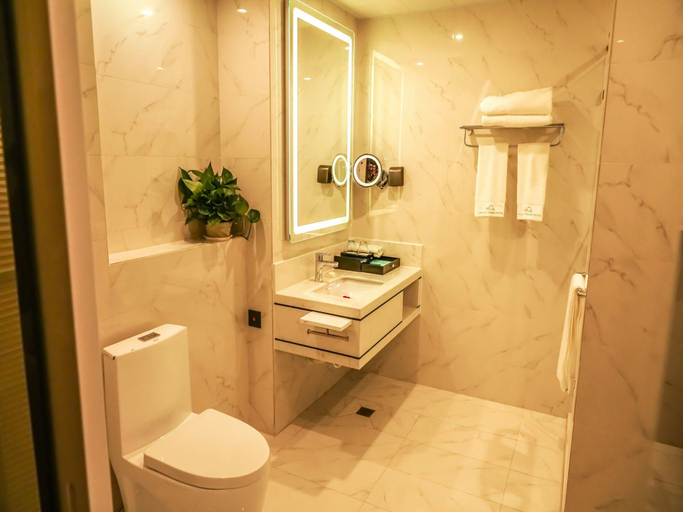 Bathroom 4, Qingdao Galaxy Holiday Hotel, Qingdao