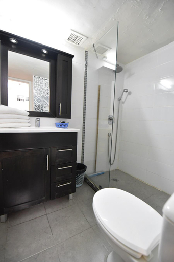 Bathroom 4, Red Sea Hotel