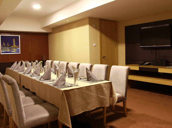 Food & Drinks 4, The Corporate Hotel and Convention Centre, Ulan Bator