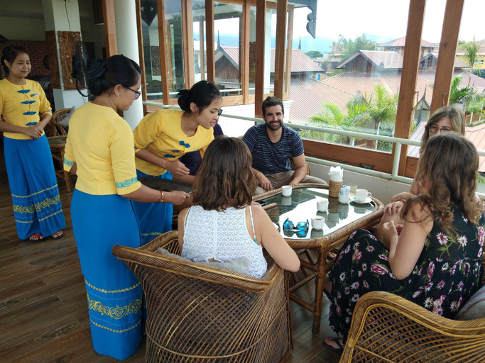 Food & Drinks 5, Spring Lodge Inle, Taunggye