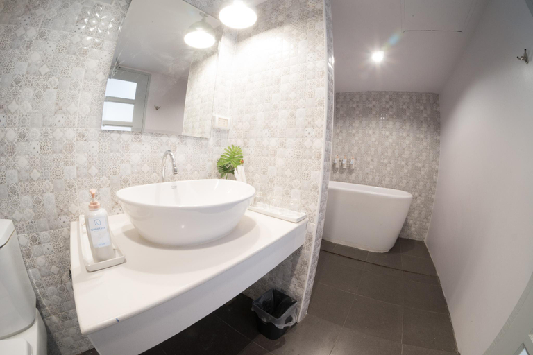 Bathroom 3, NanNakara Boutique Hotel, Muang Nan