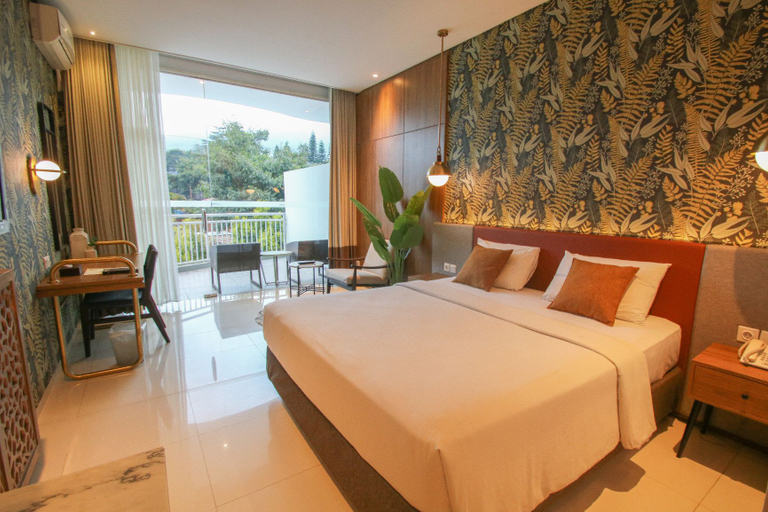 Pohon Inn Hotel Room Type - Deluxe Shocking Deal Room Only