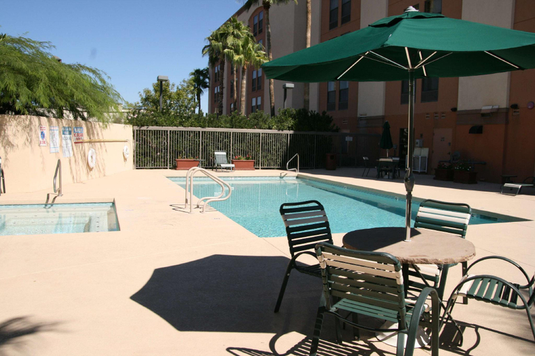Sport & Beauty 4, Hampton Inn Glendale-Peoria, Maricopa