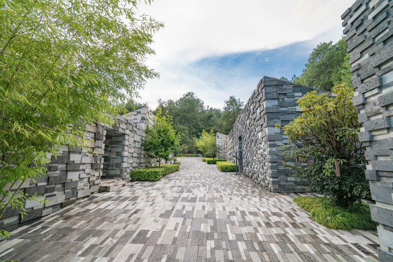 Others 4, The Lost Stone In Hyatt*s Unbound Collection, Baoshan