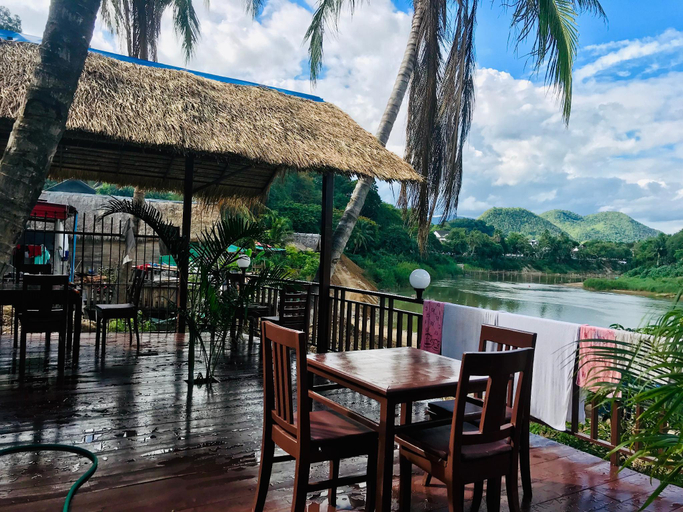 Food & Drinks 3, Cosiana Riverside, Luang Prabang
