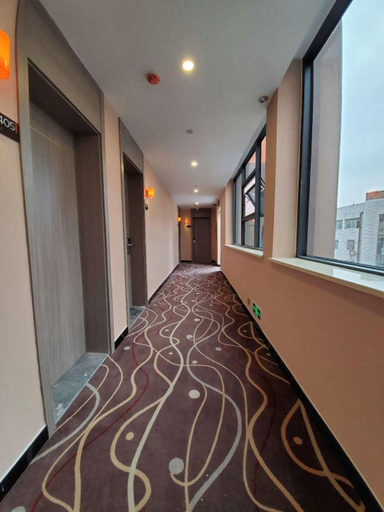 Others 4, 7 Days Premium·Yichang Yiling, Yichang