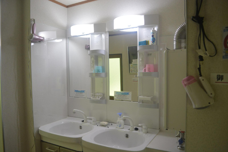 Bathroom 3, Drive Inn Keigetsu, Towada