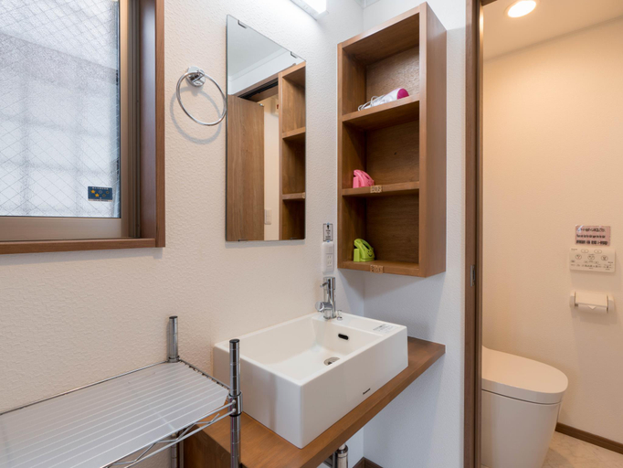 Bathroom 2, KOTORI House, Kyoto