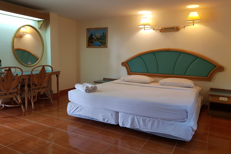 Bedroom 2, TaLeKaew Resort (SHA), Muang Phitsanulok