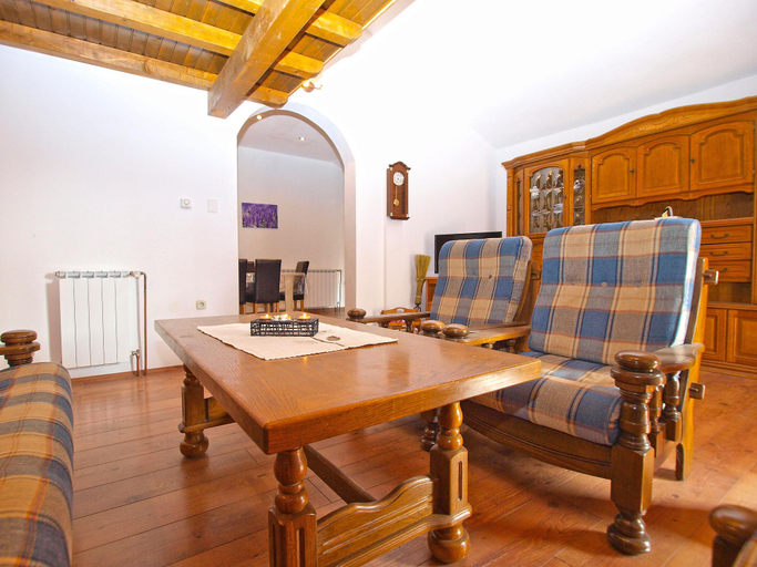 Others 5, Apartment 1296, Pula