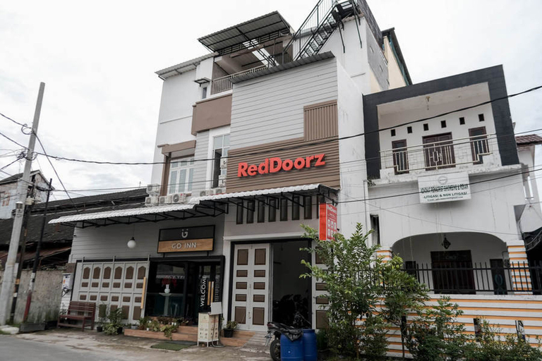 Exterior & Views 2, RedDoorz @ Sekip Medan, Medan